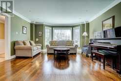 725 EXCELLER CIRCLE | Newmarket Ontario | Slide Image Seven