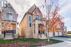 3 MANOR HAMPTON STREET | East Gwillimbury Ontario | Slide Image Four