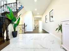 3 MANOR HAMPTON STREET | East Gwillimbury Ontario | Slide Image Six