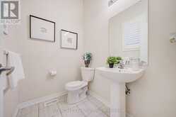 3 MANOR HAMPTON STREET | East Gwillimbury Ontario | Slide Image Nine