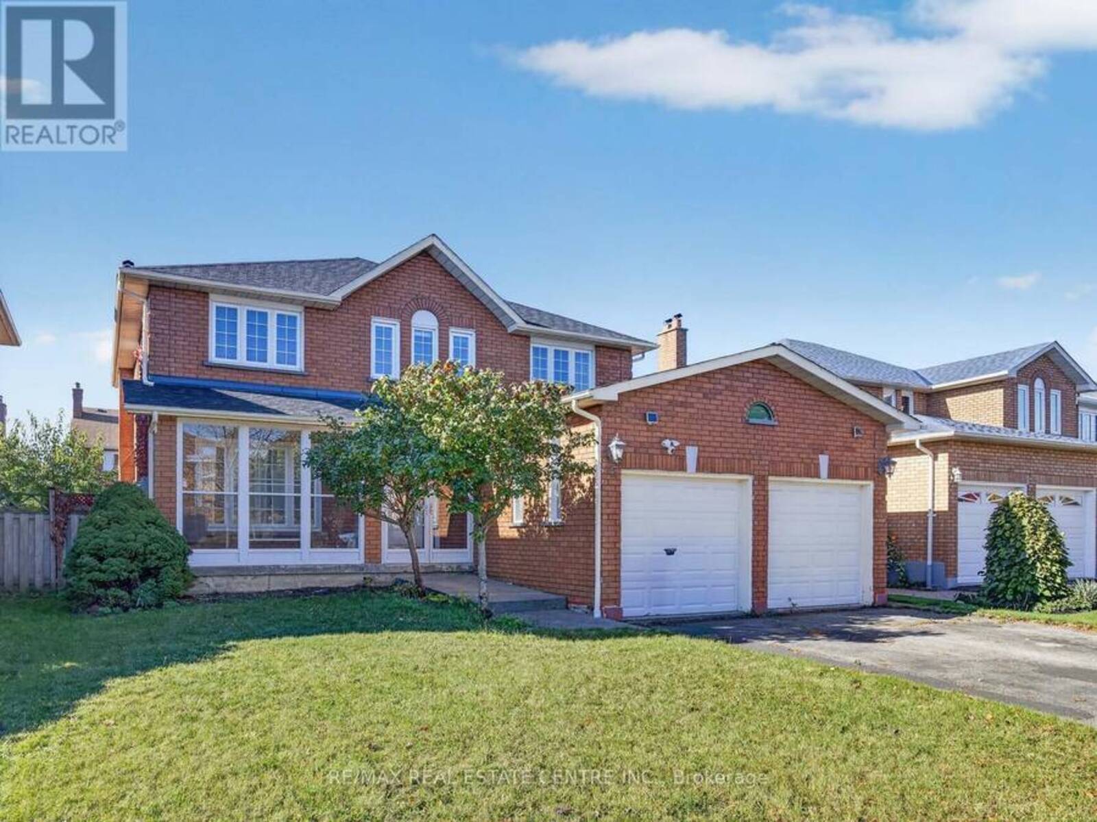 15 HEDGEROW AVENUE, Brampton, Ontario L6Y 3C4