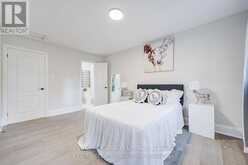 33 SIR BRANDILES PLACE | Markham Ontario | Slide Image Thirteen