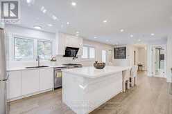 33 SIR BRANDILES PLACE | Markham Ontario | Slide Image Four