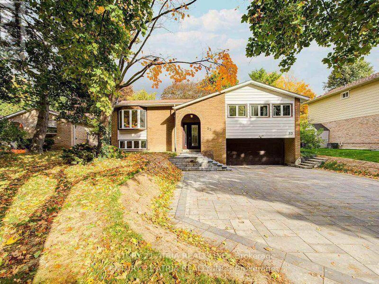 33 SIR BRANDILES PLACE, Markham, Ontario L3P 2Z4