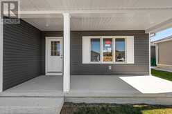 256 LAKE BREEZE DRIVE | Goderich Ontario | Slide Image Six
