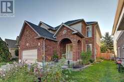 733 CHESAPEAKE DRIVE | Waterloo Ontario | Slide Image Two