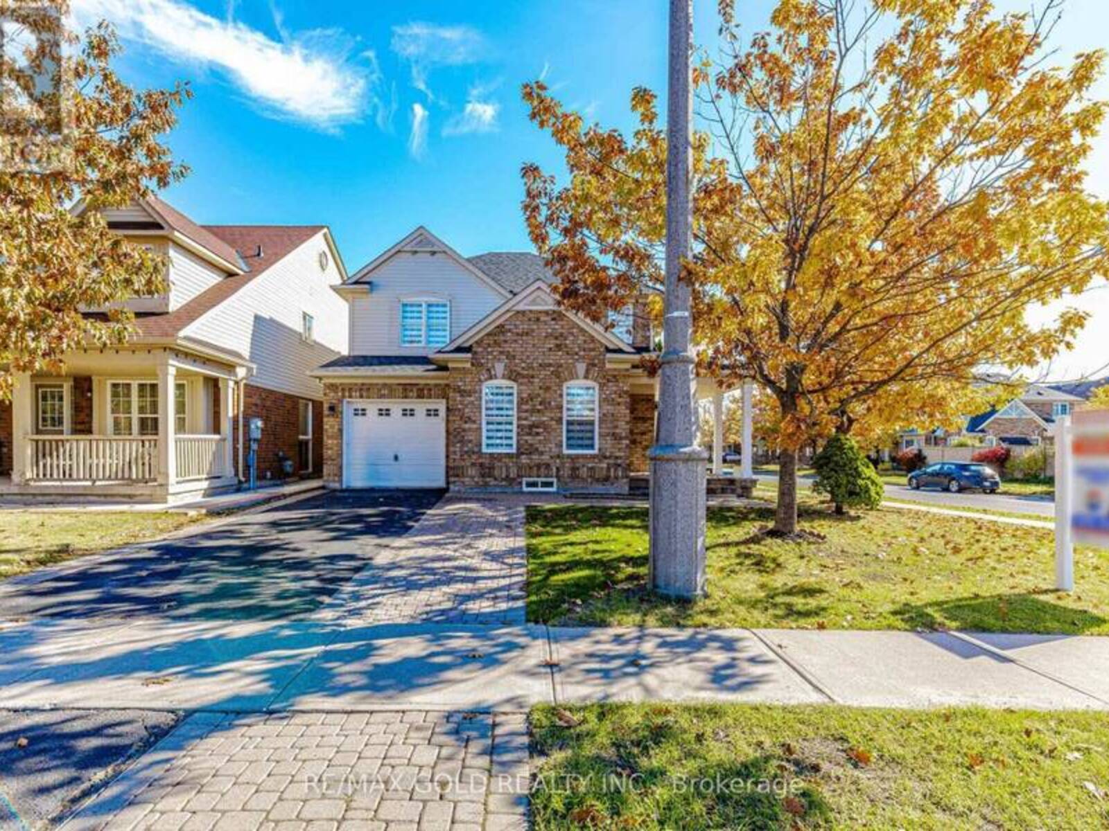 1 ORANGEGROVE DRIVE, Brampton, Ontario L7A 3L8