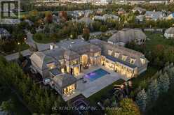 38 ADENA MEADOWS WAY | Aurora Ontario | Slide Image Four