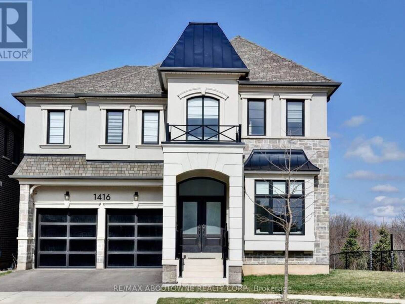 1416 FORD STRATHY CRESCENT, Oakville, Ontario L6H 6E3
