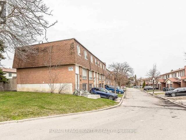 52 - 7475 GOREWAY DRIVE Mississauga Ontario, L4T 3T3 - 3 Bedrooms Condo For Sale