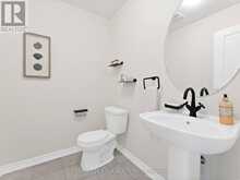 17 HAMMERSMITH LANE | Markham Ontario | Slide Image Ten