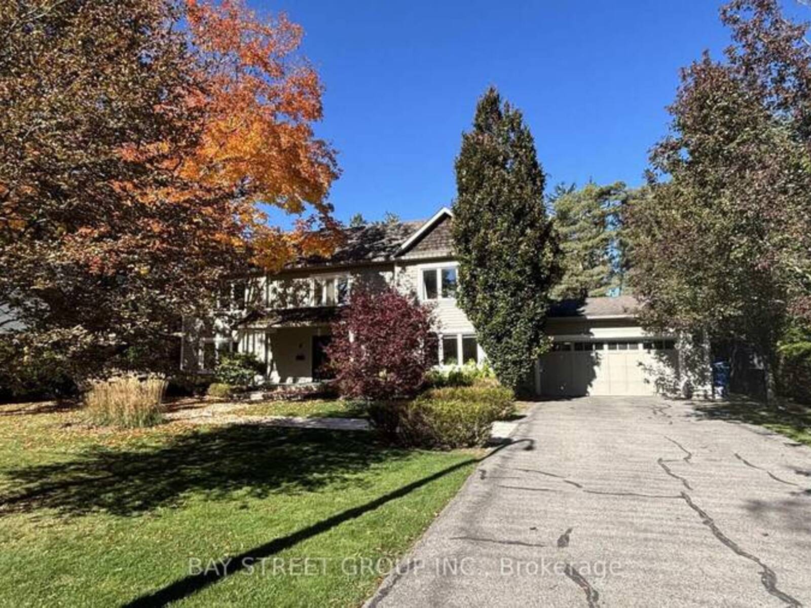 8 DODIE STREET, Aurora, Ontario L4G 2L2