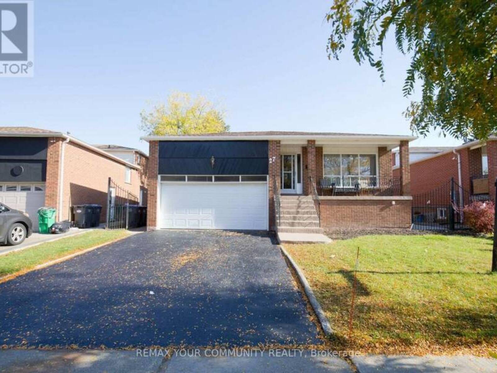 27 MOFFATT AVENUE, Brampton, Ontario L6Y 2L6