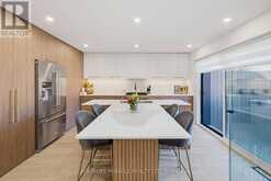 8 LAURELWOOD CRESCENT | Toronto Ontario | Slide Image Thirteen