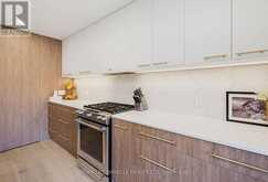 8 LAURELWOOD CRESCENT | Toronto Ontario | Slide Image Sixteen
