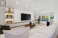 8 LAURELWOOD CRESCENT | Toronto Ontario | Slide Image Eight