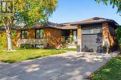 8 LAURELWOOD CRESCENT | Toronto Ontario | Slide Image Two