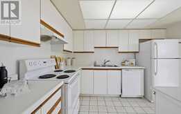 1112 - 40 HARDING BOULEVARD W | Richmond Hill Ontario | Slide Image Nineteen
