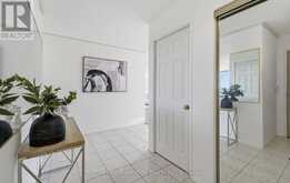 1112 - 40 HARDING BOULEVARD W | Richmond Hill Ontario | Slide Image Eight