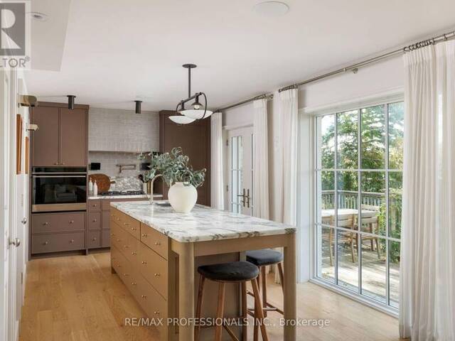 8 GLENN MURRAY DRIVE Toronto Ontario, M8Y 3H3 - 3 Bedrooms Home For Sale
