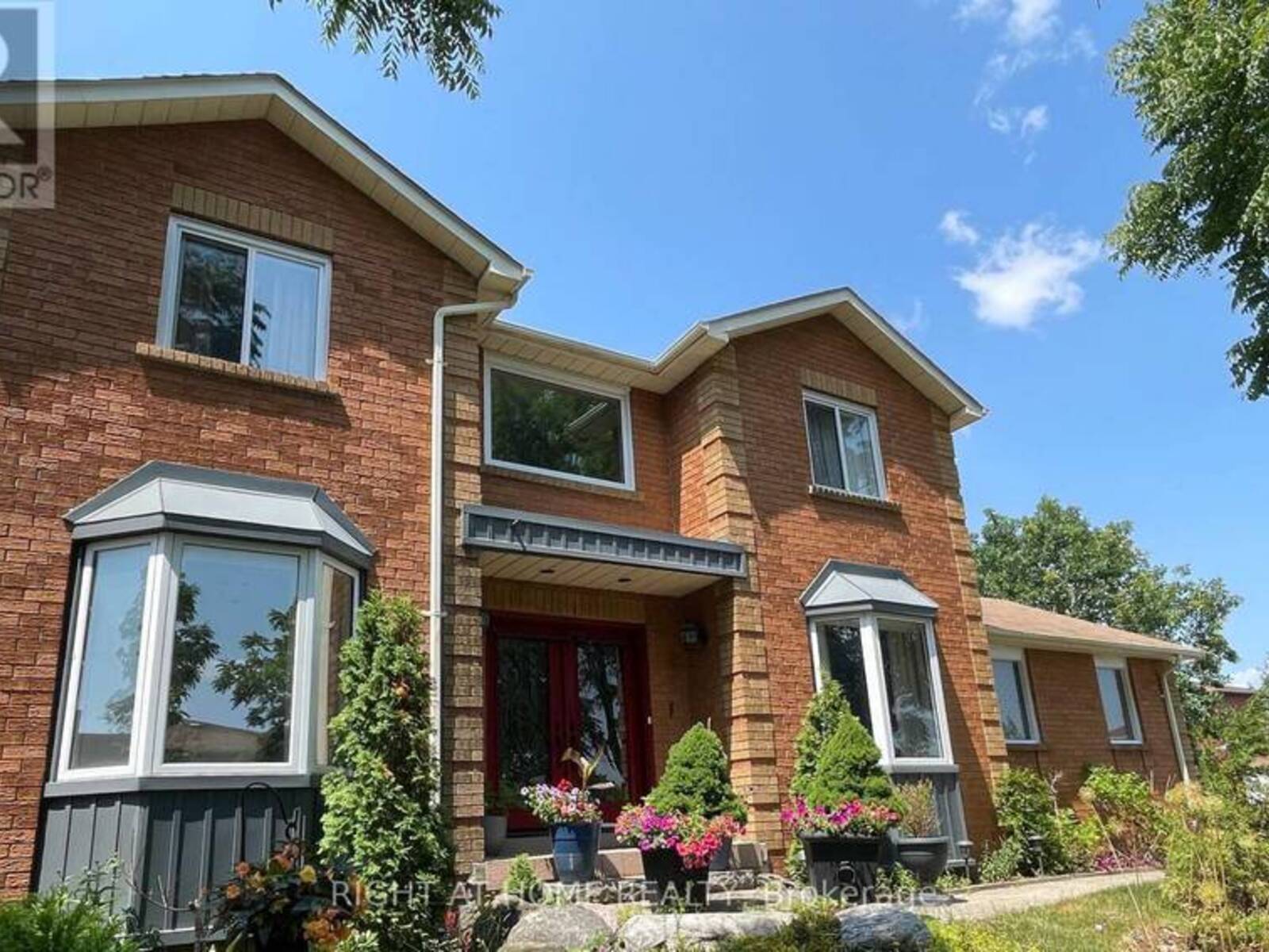 1689 MAJOR OAKS ROAD, Pickering, Ontario L1X 1X1