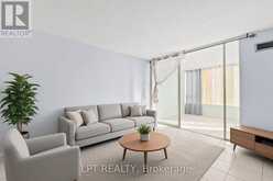 521 - 32 CLARISSA DRIVE | Richmond Hill Ontario | Slide Image Twelve