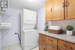 521 - 32 CLARISSA DRIVE | Richmond Hill Ontario | Slide Image Nine