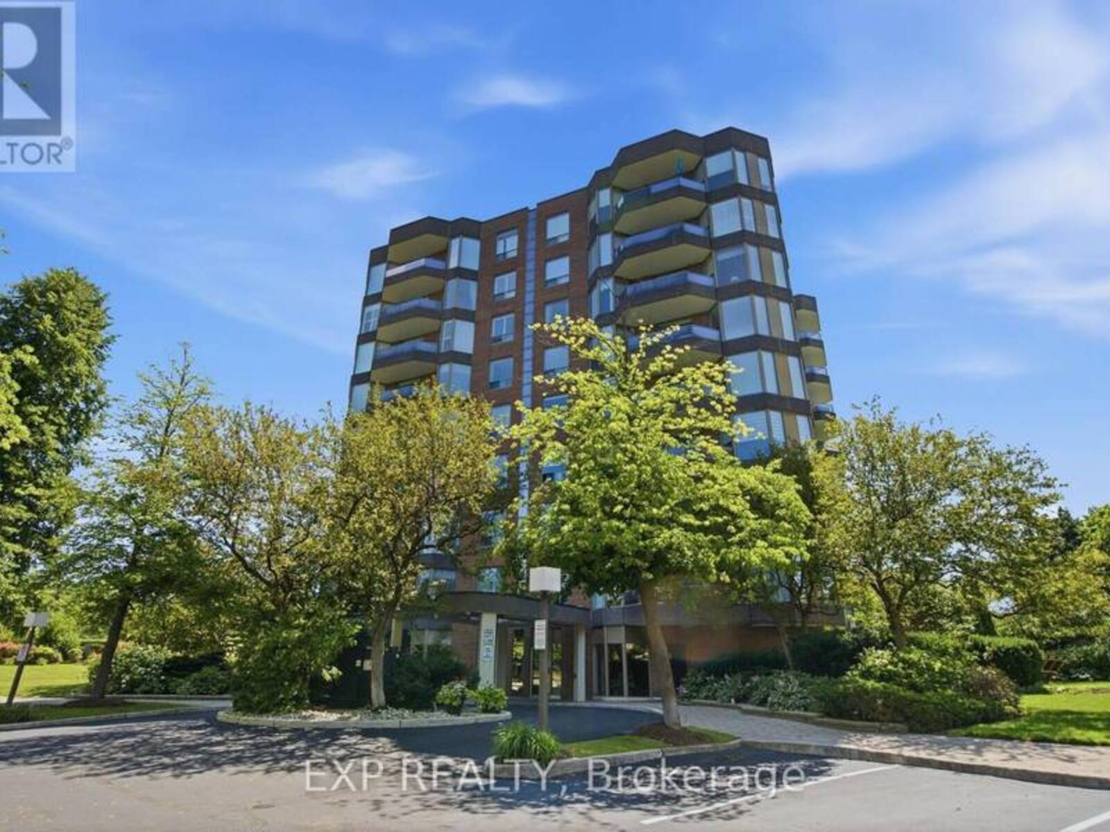 302 - 1903 PILGRIMS WAY, Oakville, Ontario L6M 2X1
