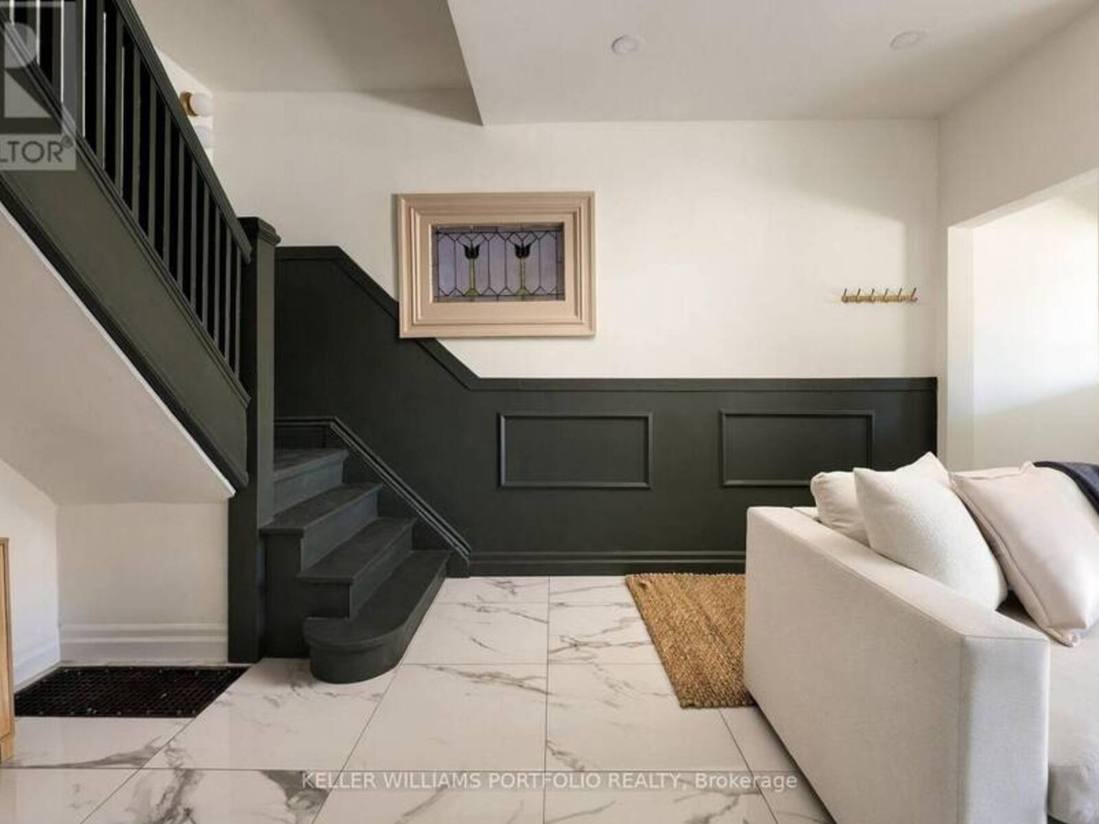 1006 OSSINGTON AVENUE, Toronto, Ontario M6G 3V6
