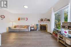 44 TRISH DRIVE | Richmond Hill Ontario | Slide Image Thirteen