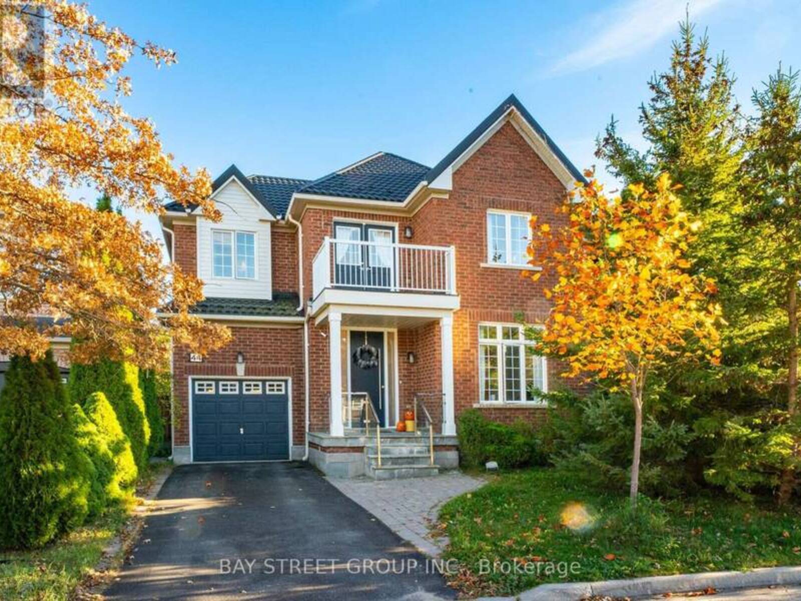 44 TRISH DRIVE, Richmond Hill, Ontario L4E 5C4