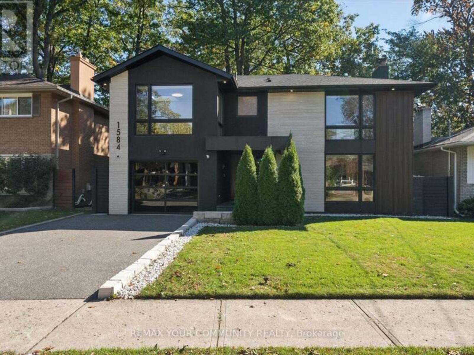 1584 SUNNYCOVE DRIVE, Mississauga, Ontario L4X 1B5