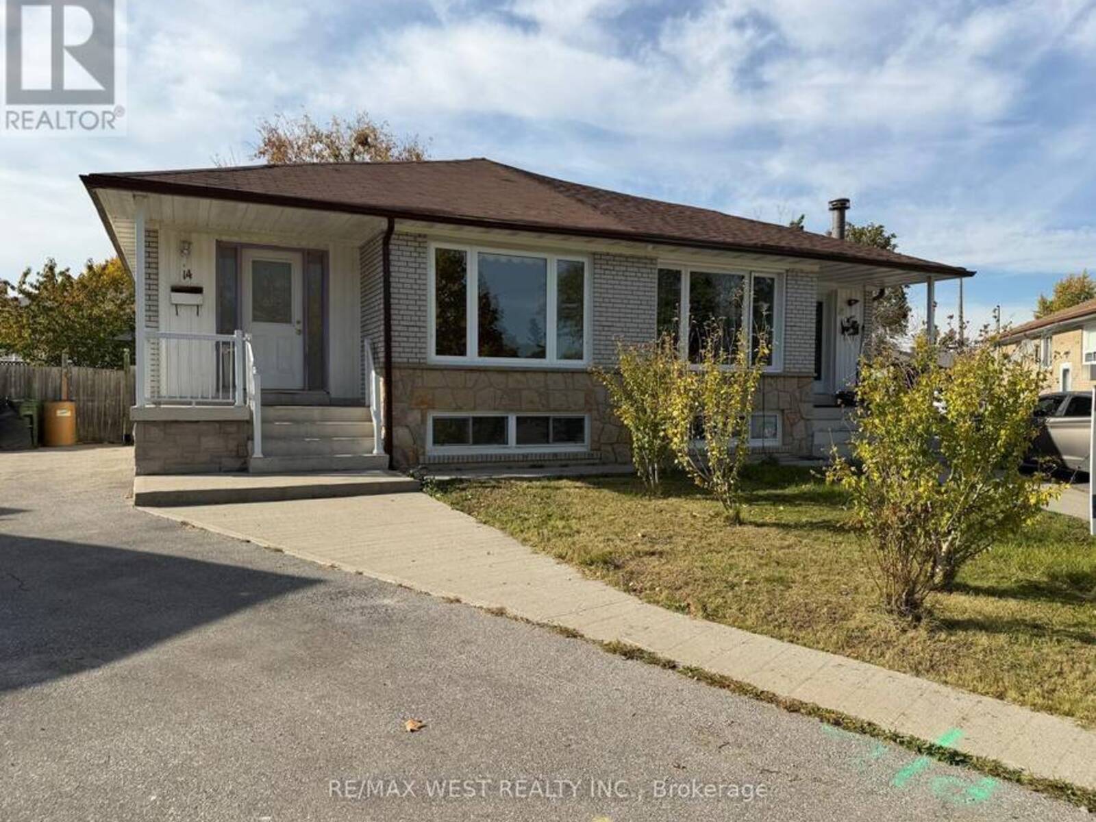 14 MELPHAM COURT, Toronto, Ontario M9V 2H3