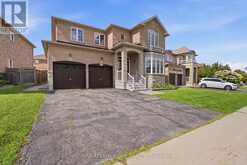 526 MAVRINAC BOULEVARD | Aurora Ontario | Slide Image Three
