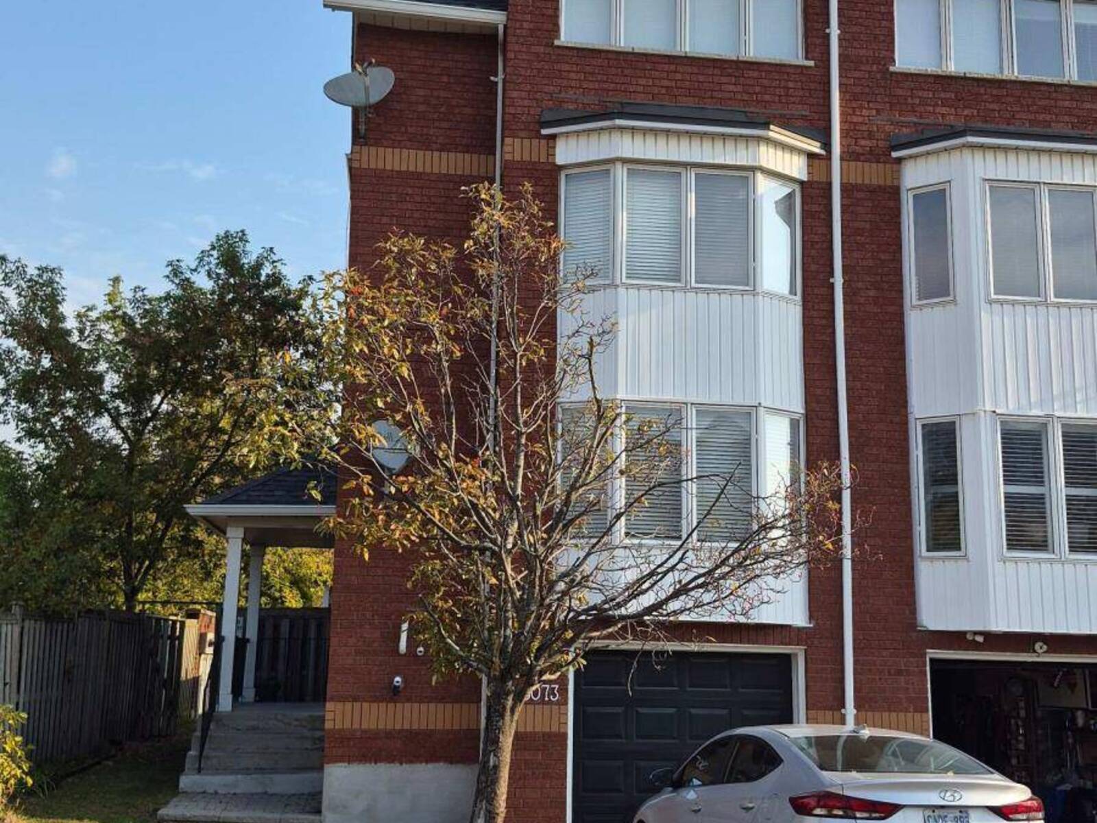 27 - 3073 COOK STREET, Mississauga, Ontario L5B 4J6