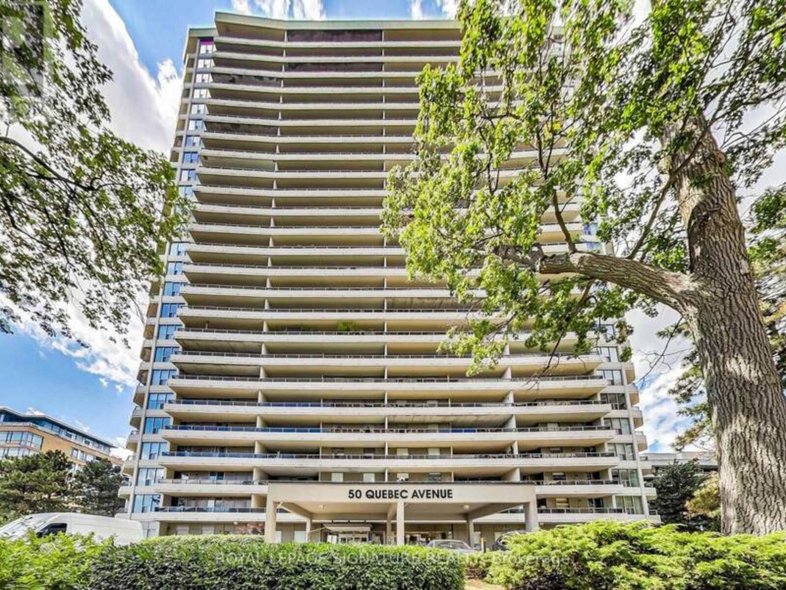 2205 - 50 QUEBEC AVENUE, Toronto, Ontario M6P 4B4