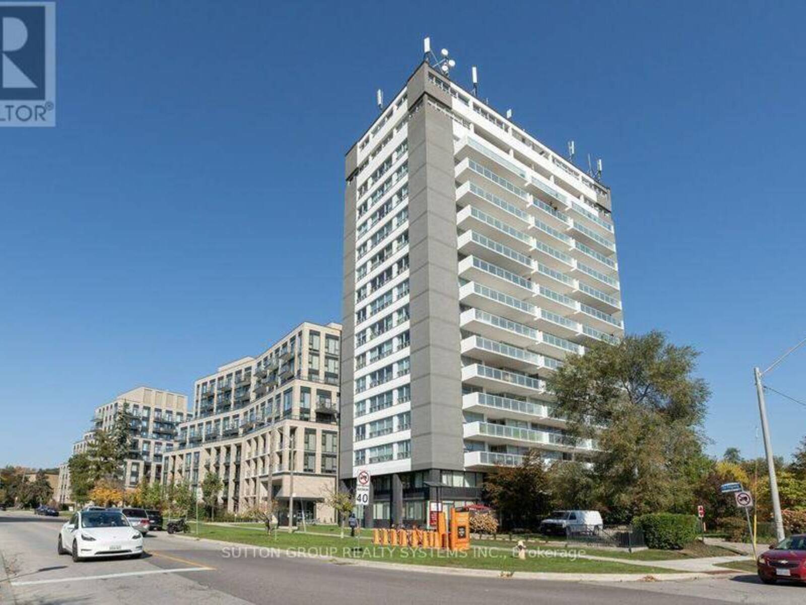 207 - 293 THE KINGSWAY, Toronto, Ontario M9A 0E8