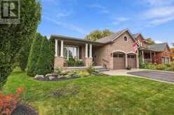 8 ASH GREEN LANE | Uxbridge Ontario | Slide Image Two