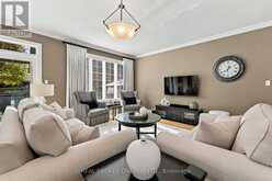 8 ASH GREEN LANE | Uxbridge Ontario | Slide Image Nine