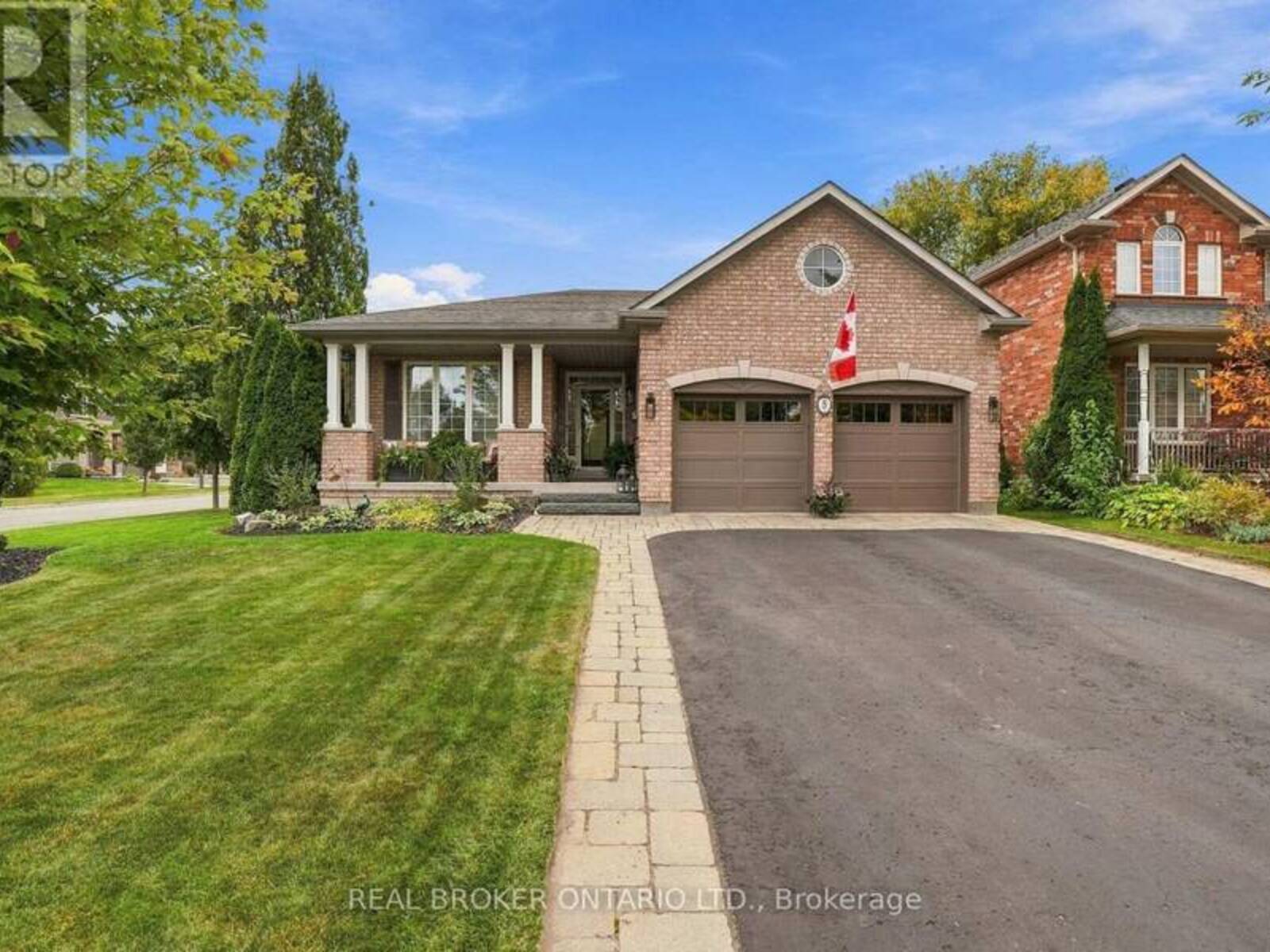 8 ASH GREEN LANE, Uxbridge, Ontario L9P 2A8
