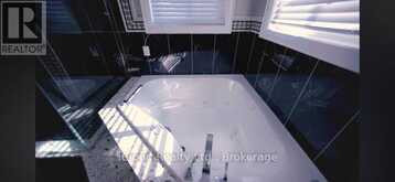 15 NINA PLACE | Brampton Ontario | Slide Image Eight