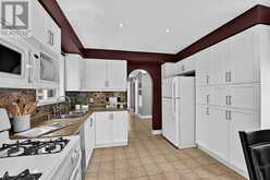 184 BRUCKER ROAD | Barrie Ontario | Slide Image Eight
