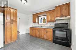 202 FERNDALE DRIVE N | Barrie Ontario | Slide Image Eleven