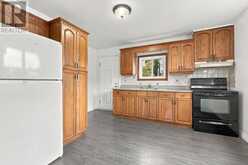 202 FERNDALE DRIVE N | Barrie Ontario | Slide Image Thirteen
