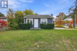 202 FERNDALE DRIVE N | Barrie Ontario | Slide Image Four