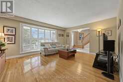 196 WELDRICK ROAD W | Richmond Hill Ontario | Slide Image Seven