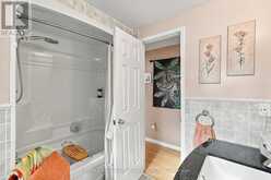 17 WELLS CRESCENT | Barrie Ontario | Slide Image Eighteen