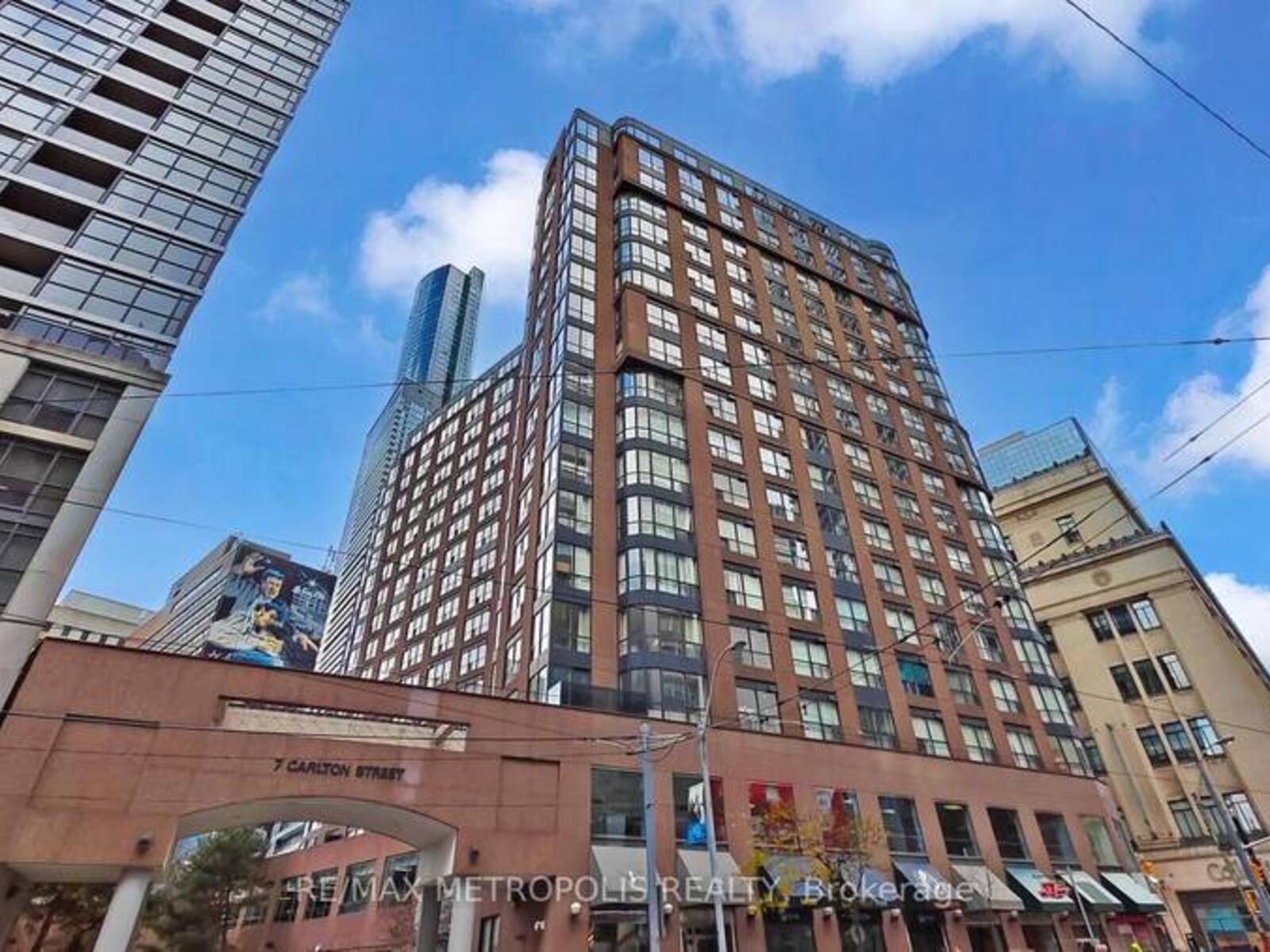 1702 - 7 CARLTON STREET, Toronto, Ontario M5B 2M3