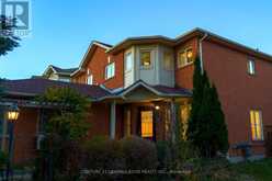 803 BEST CIRCLE | Newmarket Ontario | Slide Image Three