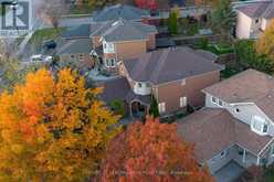 803 BEST CIRCLE | Newmarket Ontario | Slide Image Four